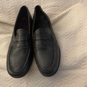 G.H. Bass & Co. Black Leather Loafers with Polished Finish